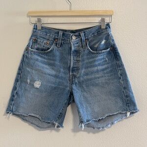 Levi’s 501 shorts button fly 24W